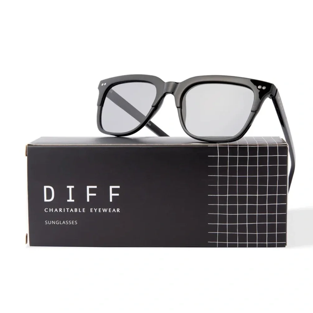 DIFF EYEWEAR Billie Polarized Sunglasses Unisex 53 mm Black Acetate 100% UVA/UVB